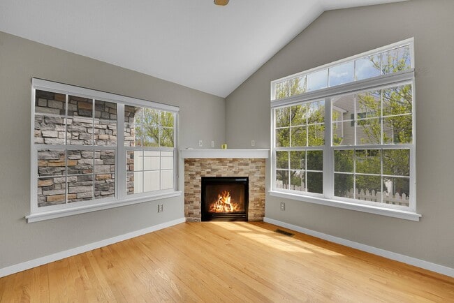 Photo - $2,925.00 - 3-bed, 3.5 bath Townhome with Finished Basement and Fireplace in Broomfield!