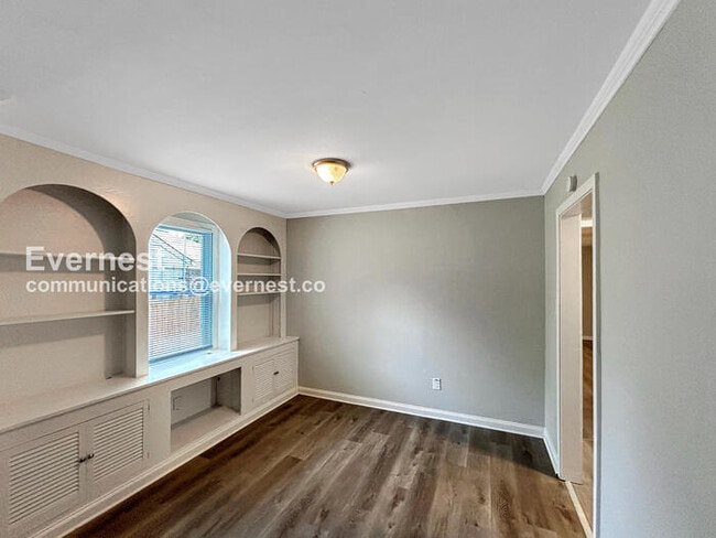 Photo - 835 Margo Ln