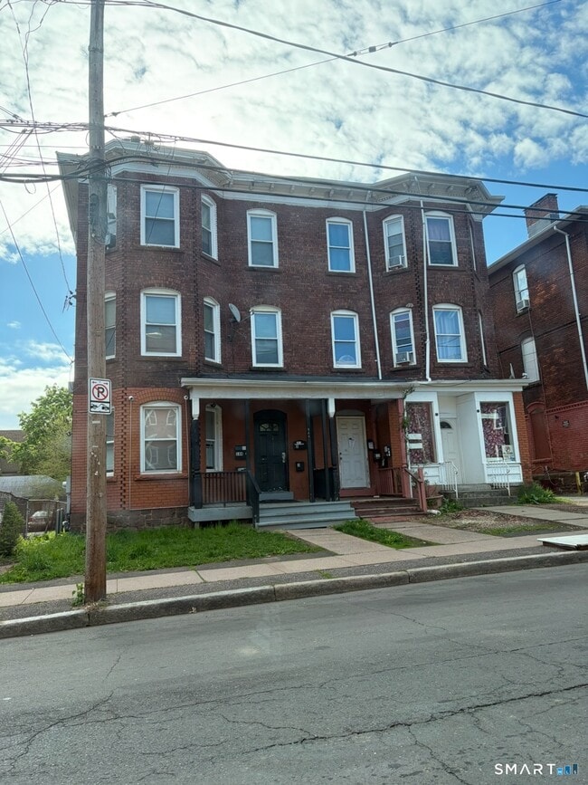 Photo - 144 Putnam St