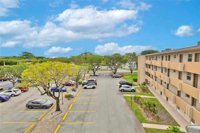 Photo - 1401 NE 191st St Condo Unit D418