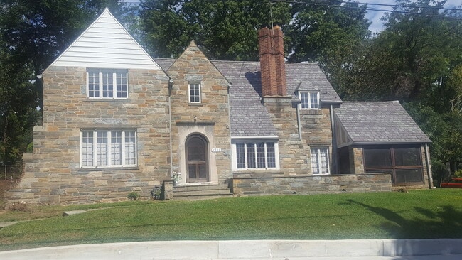 Building Photo - Spacious Tudor-style home in Woodridge DC convenient to Catholic U & Brookland Metro