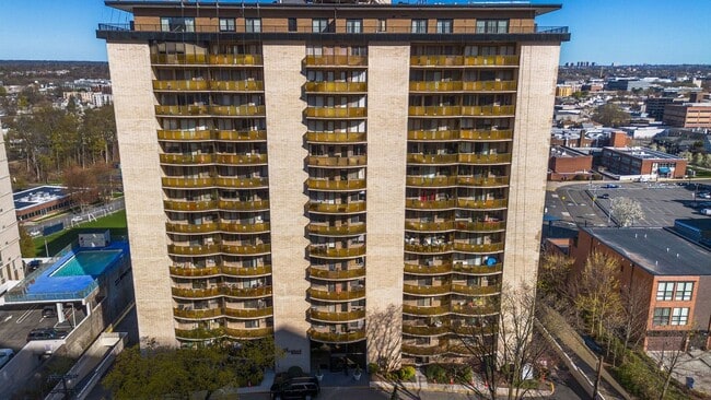 Building Photo - 150 Overlook Ave Unit 8J