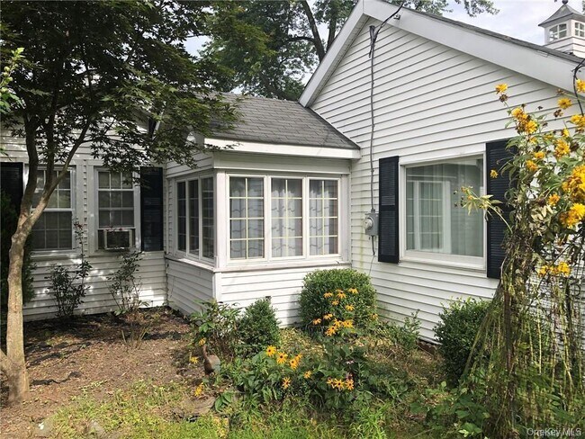 17 Brookside Rd