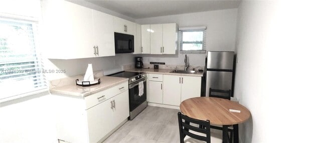 Photo - 259 NE 56th St Unit 2