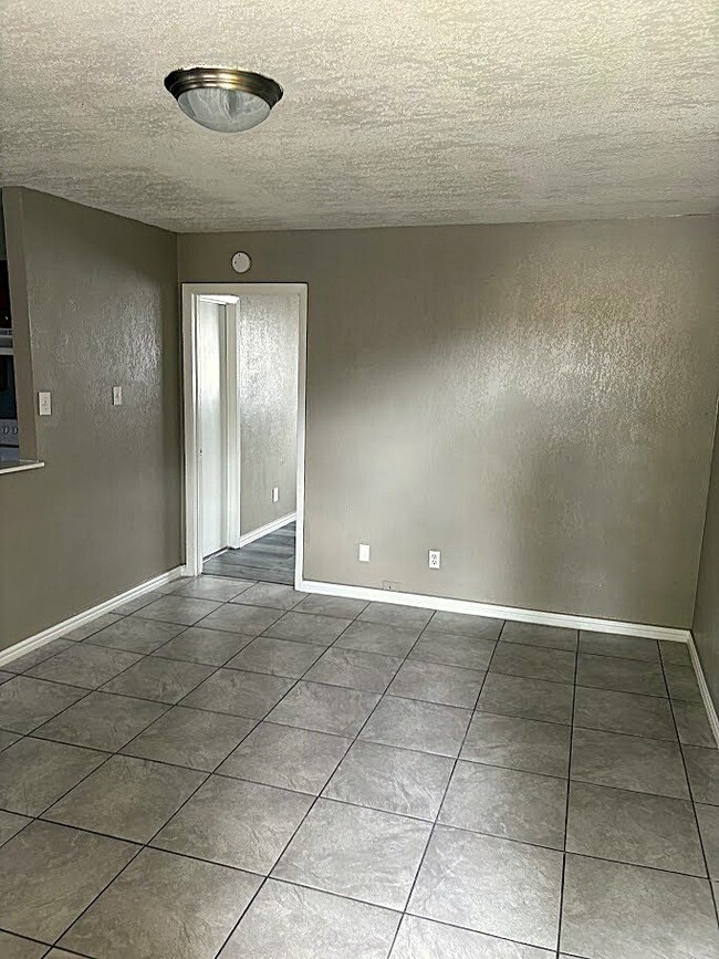 Photo - 1310 Bundrant Dr Unit 807