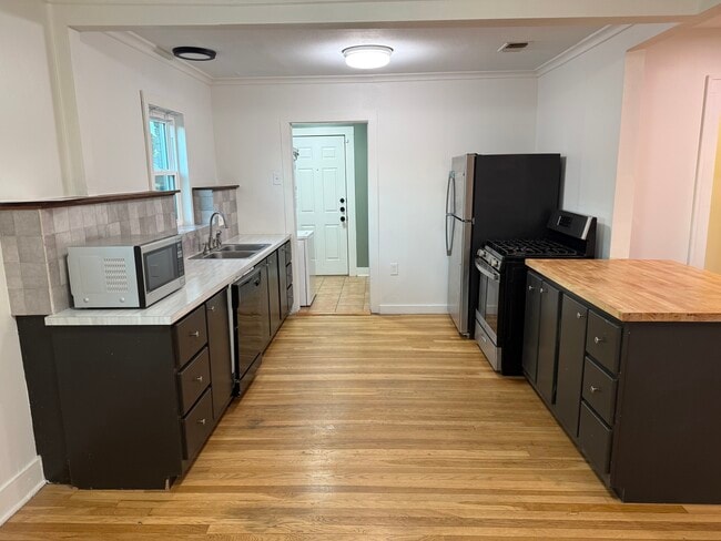 Photo - 2420 22nd St