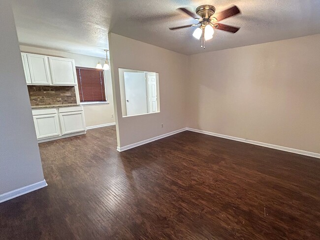 Photo - Charming Chico 4 bedroom 2 Bath