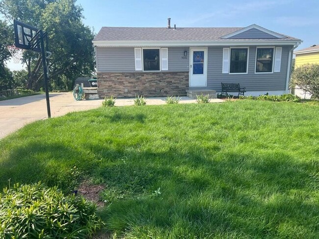 Photo - 9141 Grand Ave