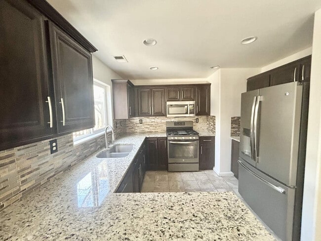 Photo - 1322 Scotch Pine Way