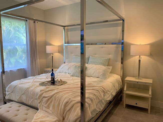 master bedroom - 2737 Linda Dr