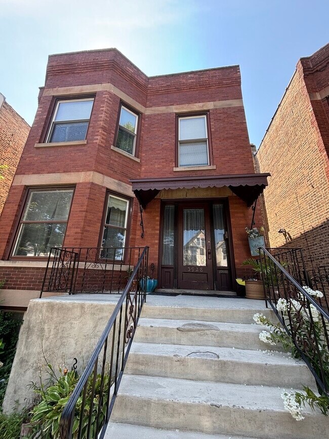 Building Photo - 3928 N Albany Ave Rental