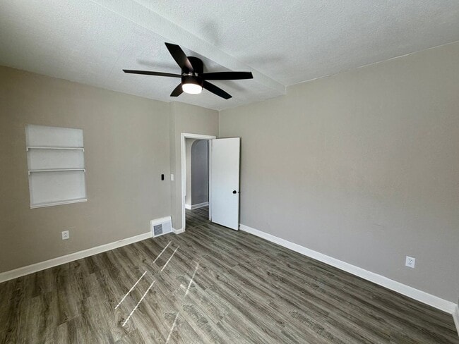 Photo - 823 S 3rd Ave Unit Lower