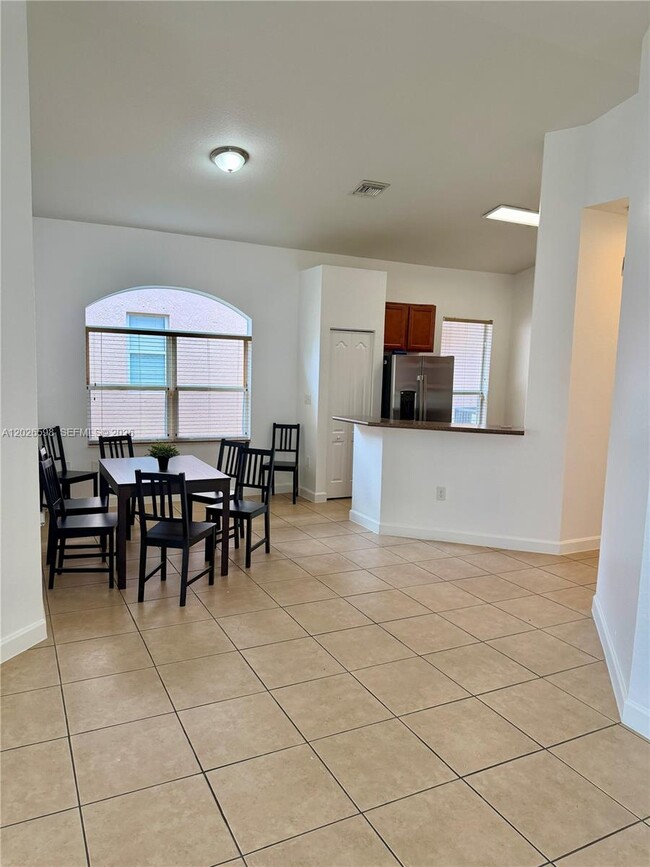 Photo - 3951 NE 11th Dr