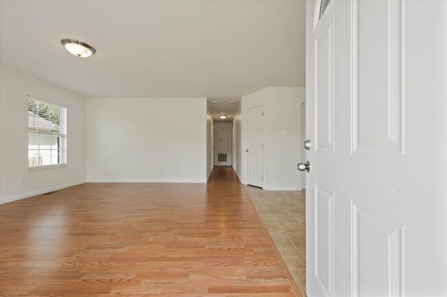 Photo - 206 W Edison St