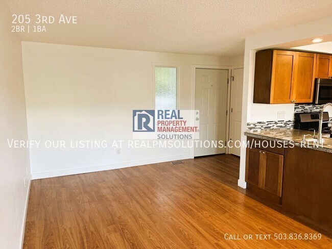 Photo - 205 3rd Ave