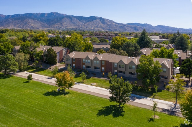 Building Photo - Spring Park Rental