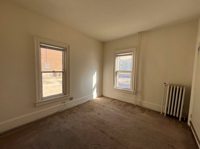 Photo - 406 W Mifflin St