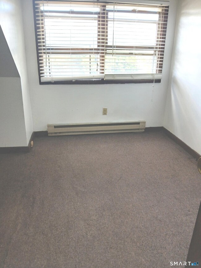 Photo - 198 Meriden Rd