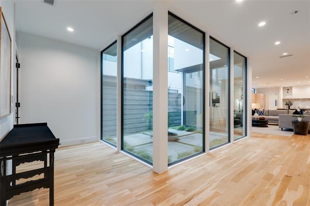 Photo - 3617 Springbrook St