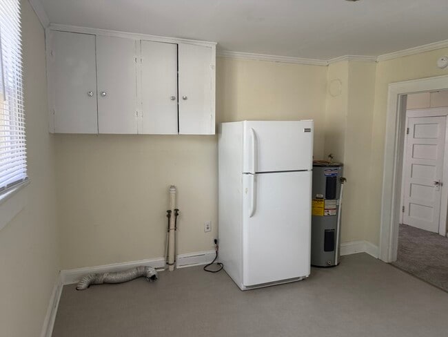 Photo - 209 E 10th St