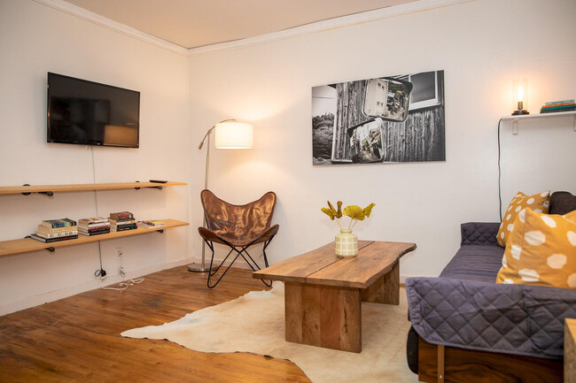 Building Photo - 401 7th Ave Rental