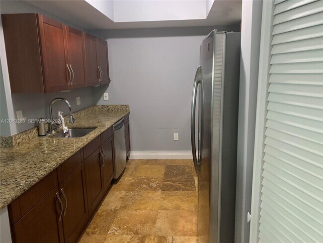 7280 SW 90th St Unit 504
