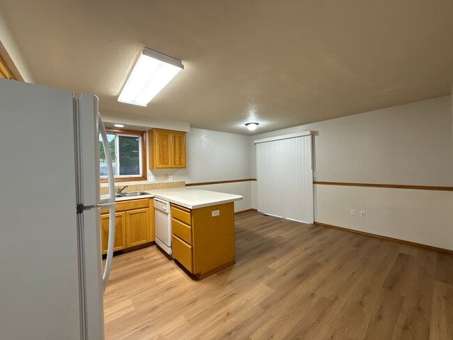 Photo - 3 Bedroom / 1.5 Bath Home with Garage and ...