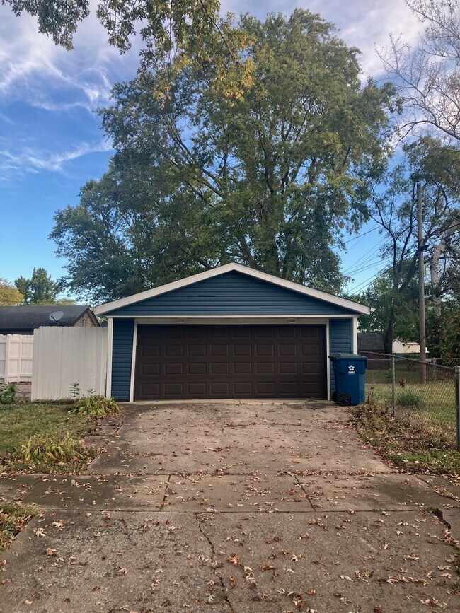 Photo - 3045 Wallace Ave