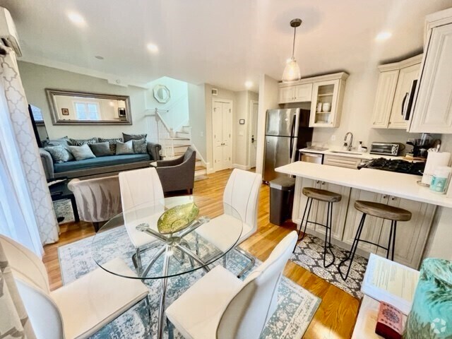 Building Photo - 17R Clark St Unit 6 Rental