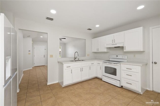 Photo - 16 Thornwood Dr