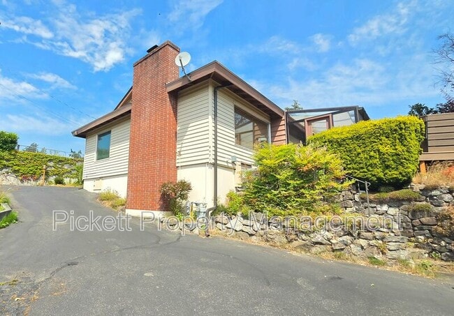 Photo - 8671 Silverdale Way NW