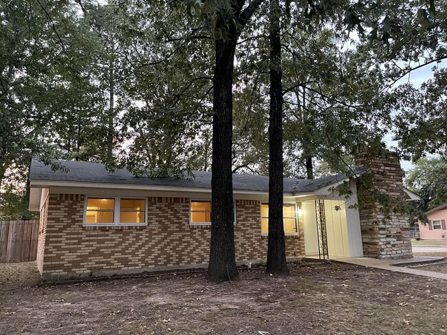 Photo - 3323 Cherry St