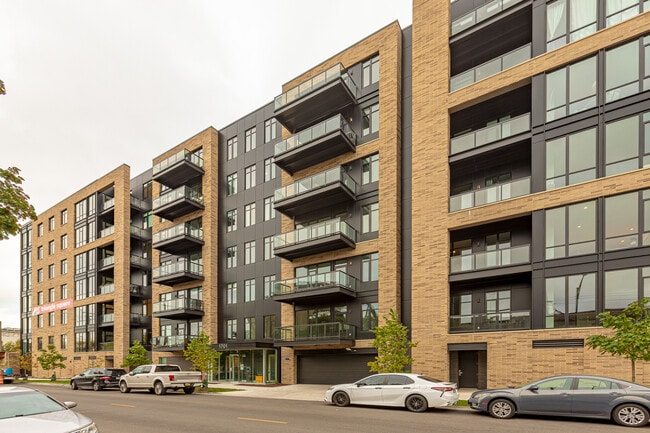 Photo - 1701 W Webster Ave Unit 702