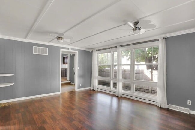 Building Photo - 1902 Thompson St Unit 127 Grant Street