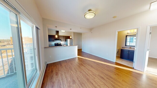 Photo - 10004-1097A 97A St Unit 301