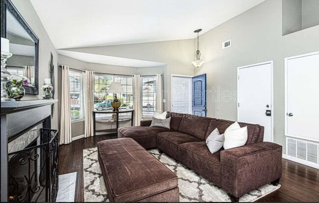 Photo - 217 Foulkstone Way