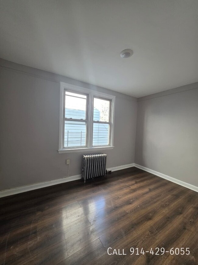 Photo - 139 W Sandford Blvd