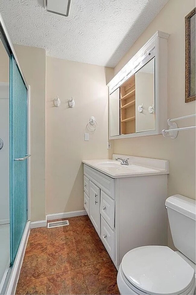 Photo - 8231 Bold Forbes Apartment Unit Room4