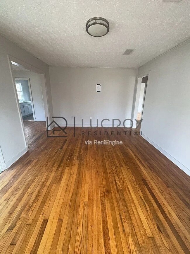 4426 Desoto St