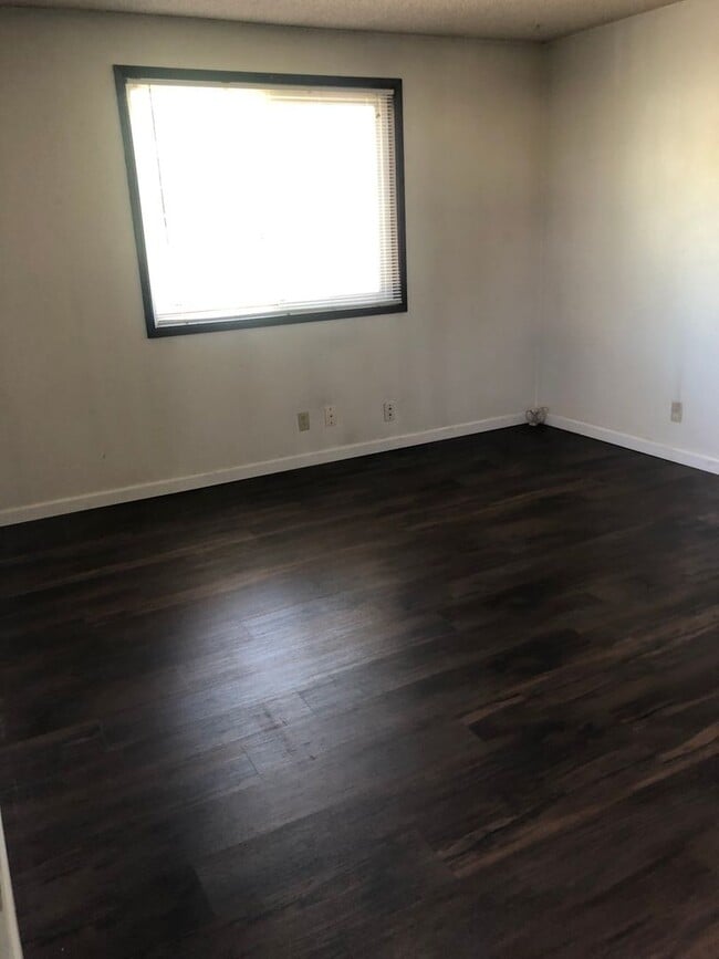 Photo - 1048-1048 Woodrow Ln Unidad 1044