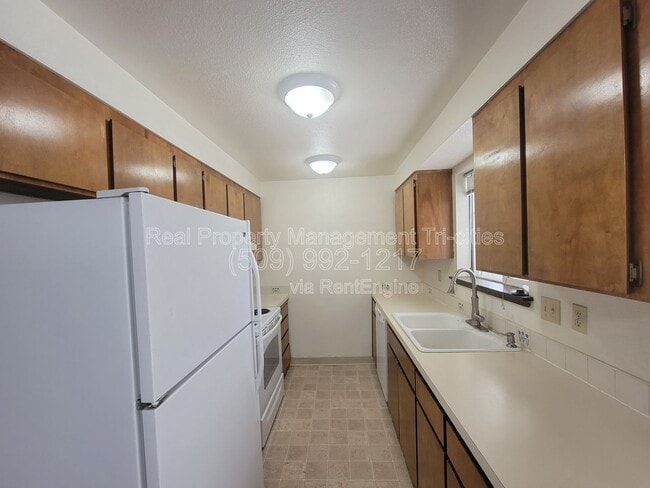 Photo - 8831 W Entiat Ave