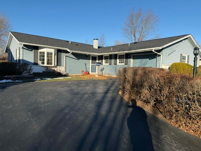 Building Photo - 1730 N Ridge Ave