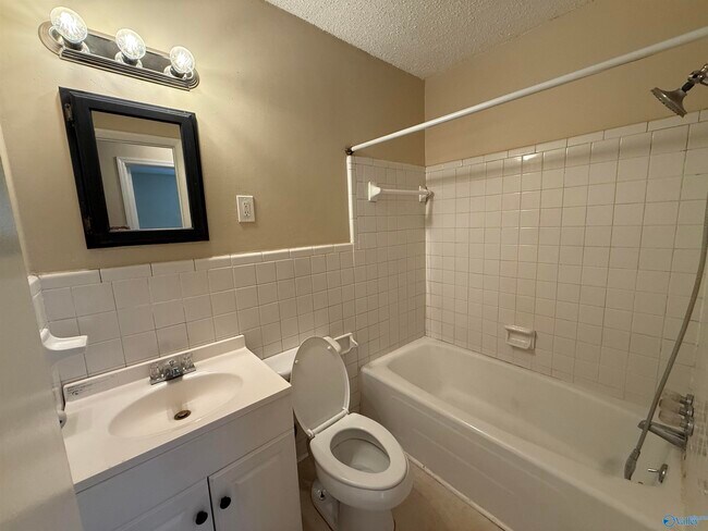 Photo - 641 Dawson Terrace NW