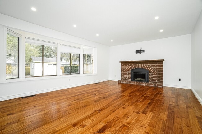 Photo - Beautifully Updated Mill Creek Home in Prime Location