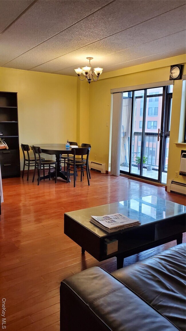 Photo - 136-75-136-37 37th Ave Unidad 5D