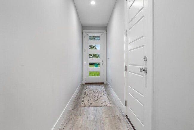 Photo - Gorgeous Jax Beach Townhouse for Rent - 4 Bedroms!