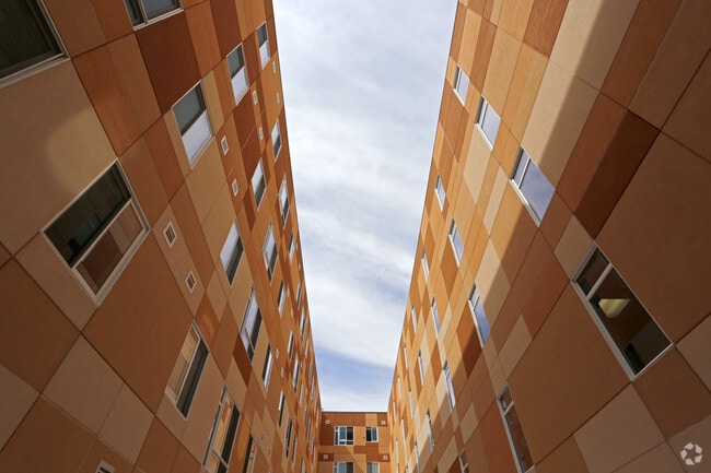 Building - The Flats