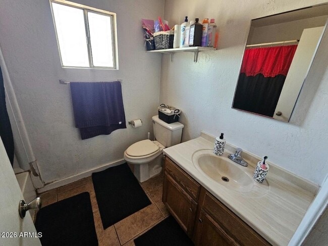 Photo - 3833 N 28th St