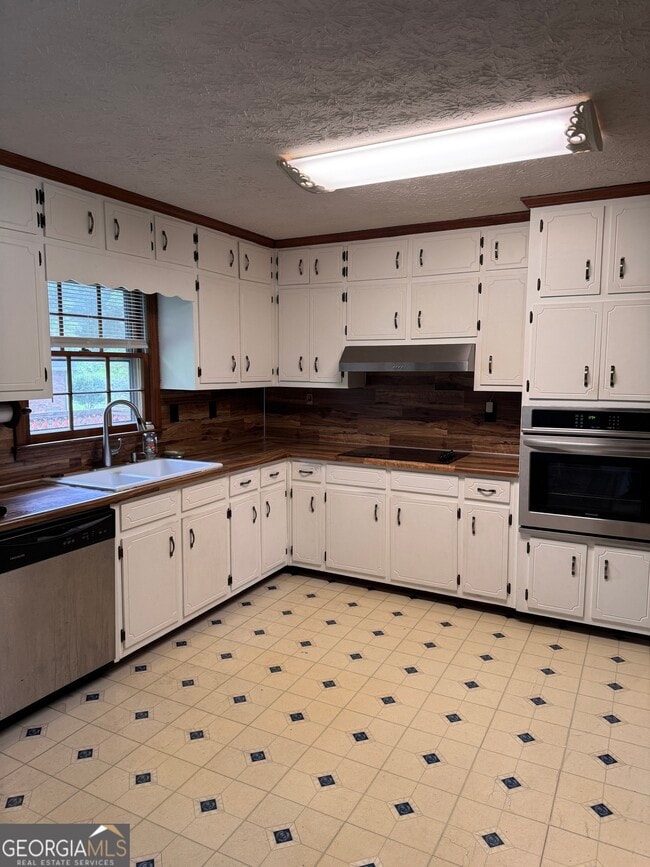 Photo - 532 Villa Dr SW