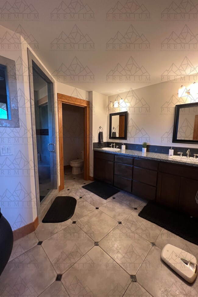 Photo - Fully Furnished Hood River Home